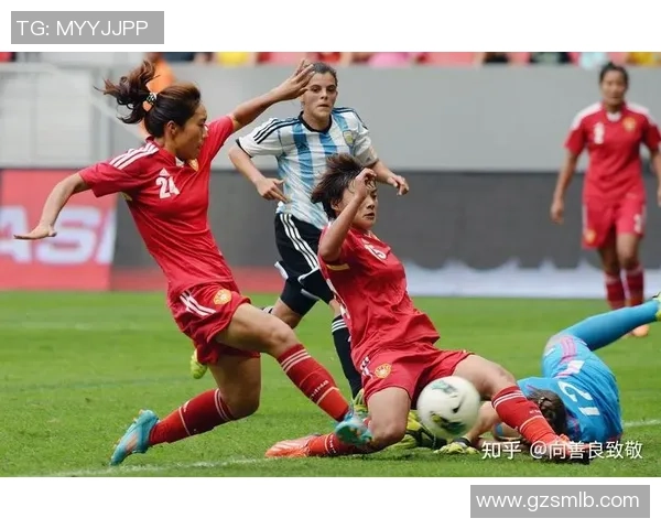 杭州足球队的默契配合与战术解析:助力球队崛起的关键因素探讨 杭州足球队的默契配合与战术解析:助力球队崛起的关键因素探讨