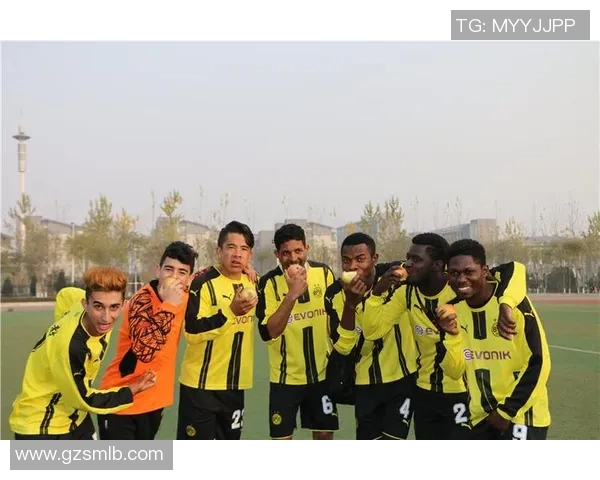 武汉足球队荣登足球团队协作排行榜第四名展现团队精神与实力