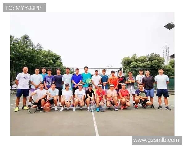 赛后分析:上海网球队与重庆网球队的团队协作与战术对比探讨 赛后分析:上海网球队与重庆网球队的团队协作与战术对比探讨